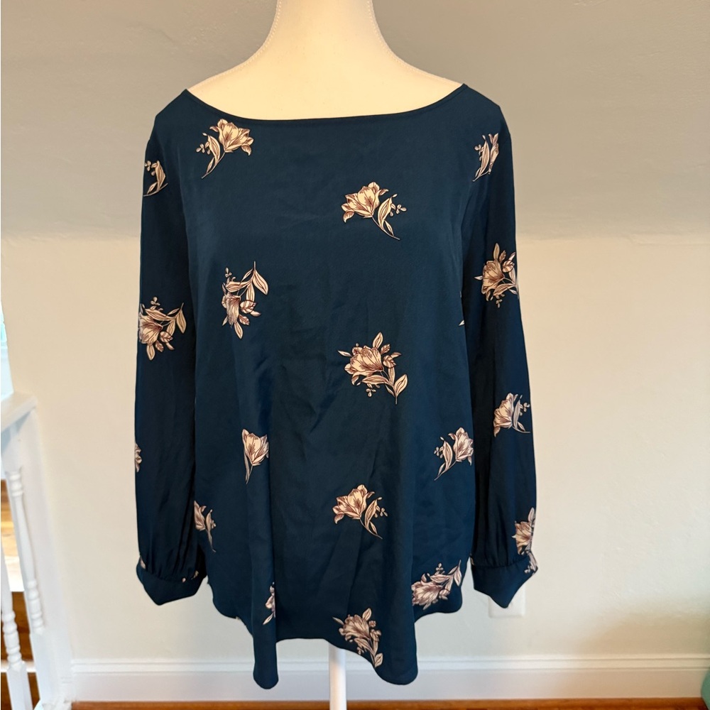 Ann Taylor Navy Floral Blouse Size Medium